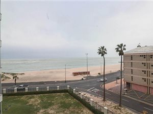 3 Bed Apartment in Strand South