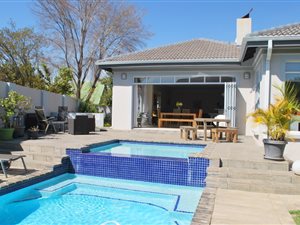 4 Bed House in Silver Lakes Golf Estate