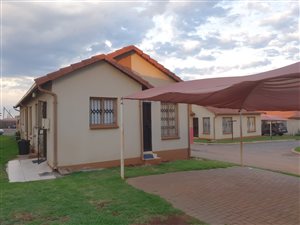 2 Bed Simplex in Clayville