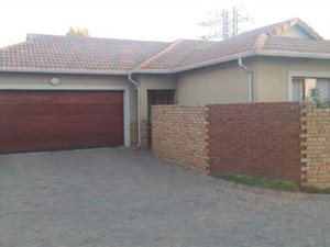 3 Bed House in Summerset