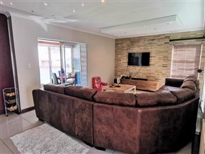 3 Bed House in Roodepoort Central