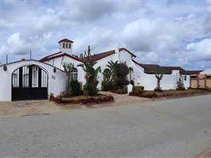 5 Bed House in Malabar