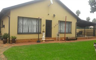 4 Bedroom House in Orchards