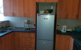 2 Bedroom Apartment in Ravensklip