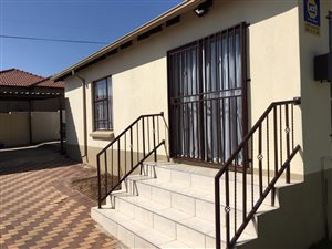 2 Bed House in Cosmo City