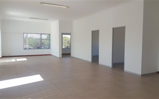119 m² Office Space in Northmead