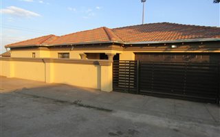 3 Bedroom House in Duduza