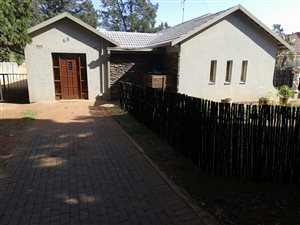 4 Bed House in Dan Pienaarville