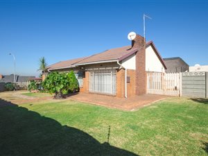 3 Bed House in Woodmere