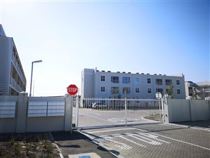 2 Bed Apartment in Nuutgevonden