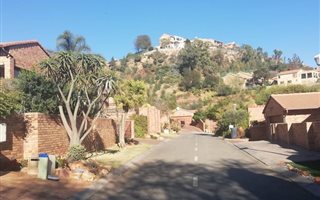3 Bedroom Cluster in Roodepoort Central