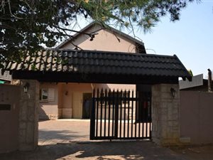 4 Bed House in Harmelia