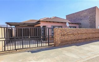 3 Bedroom House in Dawnpark