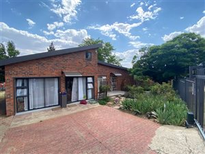 4 Bed House in Panorama