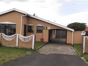 4 Bed House in Charlesville