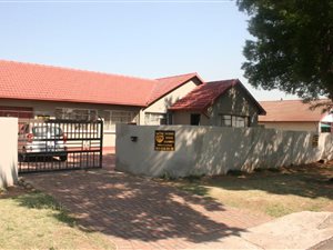 3 Bed House in General Alberts Park
