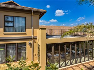 5 Bed House in Eagle Canyon Golf Estate
