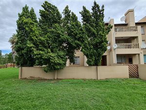 3 Bed Apartment in Vaalpark