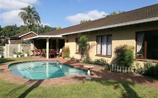 4 Bedroom Apartment in Cowies Hill Park