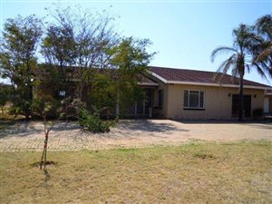 8 ha Farm in Tweefontein