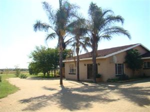 8 ha Farm in Tweefontein