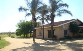 8.8 ha Farm in Tweefontein