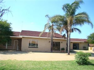 8 ha Farm in Tweefontein