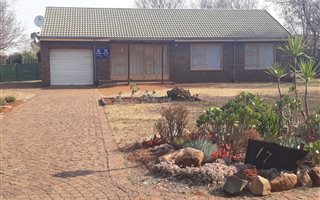 3 Bedroom House in Highbury