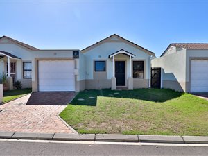 2 Bed House in Somerset West Central