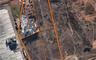 4.7 ha Land available in Wadeville