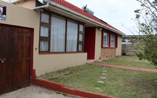 5 Bedroom House in Amalinda North