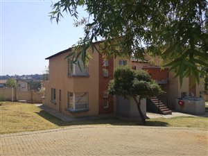 2 Bed Apartment in Ruimsig