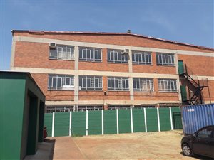 2124 m² Industrial space in Industria North