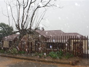 4 Bed House in Waterval Boven