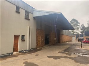 1200 m² Industrial space in Petit