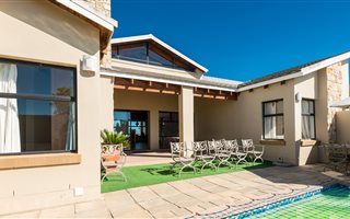 4 Bedroom House in Oubaai and surrounds