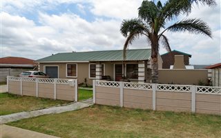 3 Bedroom House in Azalea Park