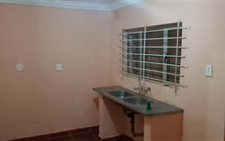 2 Bedroom Garden Cottage in Moorton