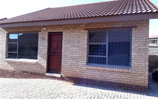2 Bedroom Townhouse in Bendor Park