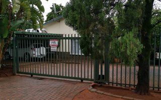 4 Bedroom House in Sinoville