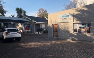 4 Bedroom House in Kensington B