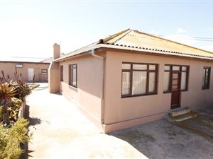 4 Bed House in Lamberts Bay
