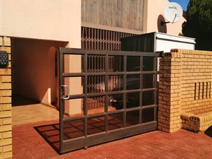 3 Bed House in Protea North