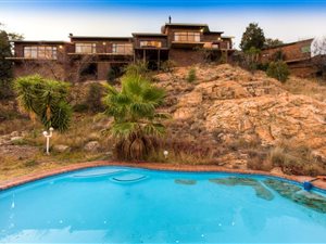 4 Bed House in Constantia Kloof
