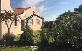 2 Bedroom House in Kaysers Beach
