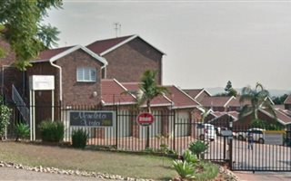 2 Bedroom Simplex in Moreleta Park