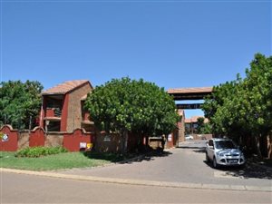 2 Bed Townhouse in Moreleta Park