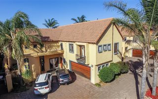 3 Bedroom Townhouse in Midstream Estate