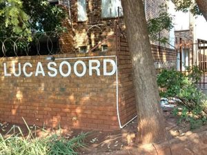 2 Bed Townhouse in Doornpoort and surrounds