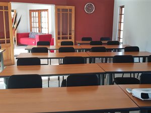 307 m² Office Space in Halfway Gardens